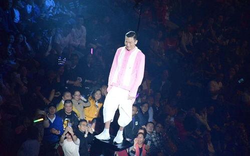 明星演唱会哭,明星演唱会感人瞬间回顾