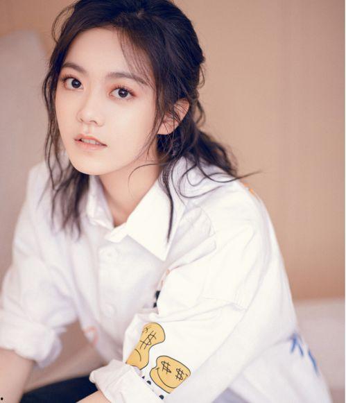 硬照网红,镜头下的时尚演绎与潮流风向标