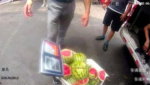 吃瓜群众打警察,一场网络舆论的风暴