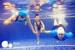 重庆万州网红亲子游泳,打造水上亲子欢乐时光